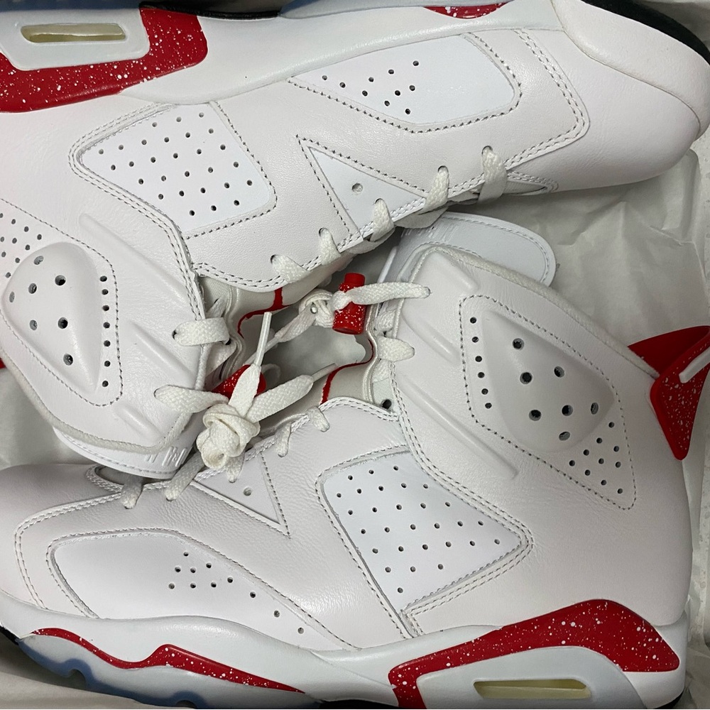 Jordan retro 6 Oreo red